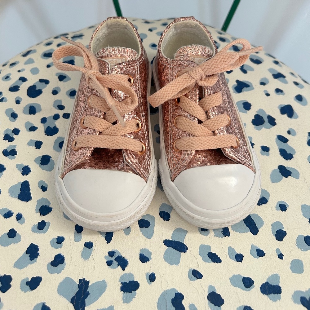 Baby girl glitter Converse